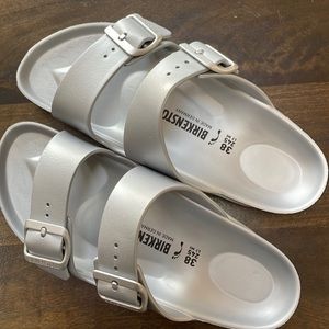 Birkenstock Arizona EVA sandalsA- color is silver